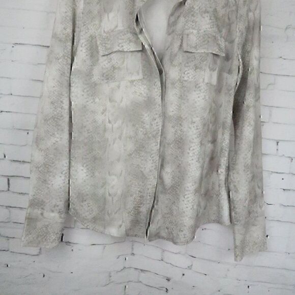 CALVIN KLEIN GREY SNAKESKIN PRINT LONG SLEEVE BUTTON DOWN TOP SIZE XS - Picture 6 of 10